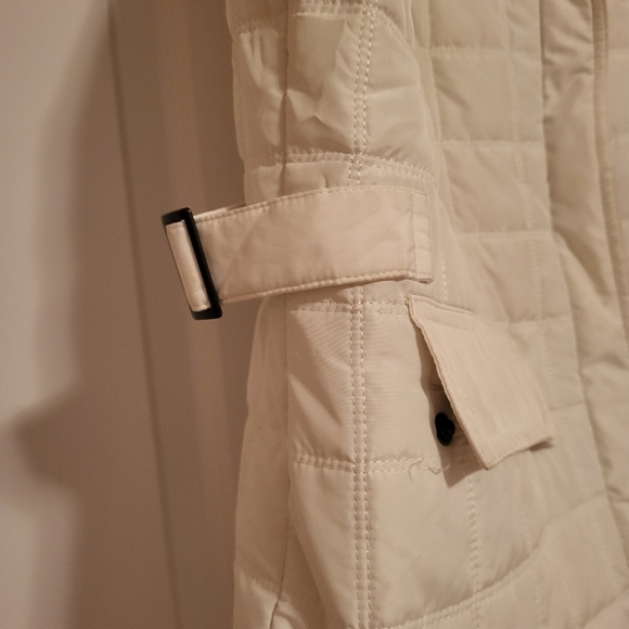 Ivory vest - Picture 2 of 9